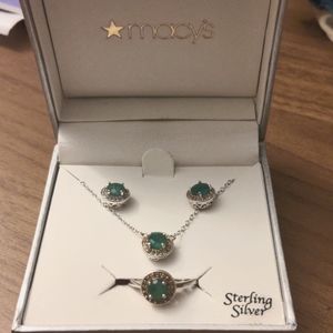 Emerald jewelry set